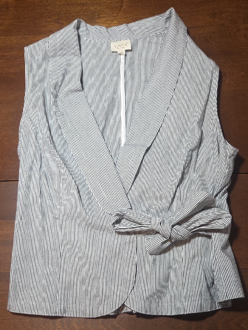 Yuvita Black & White Striped Wrap-Front Sleeveless Blouse Womens Size 10 Top
